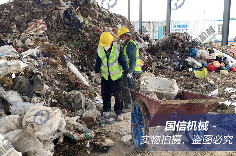 新疆阿克蘇建筑裝修垃圾篩分現場